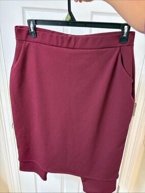 Women’s Stretch Pencil Skirt - Burgundy